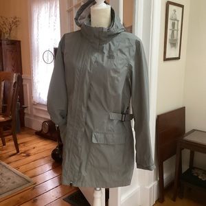 THE NORTH FACE  dusty green wind jacket. Thigh length Large